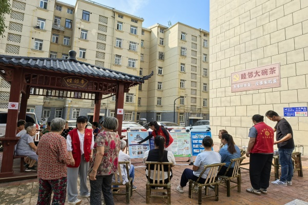 开展政策宣讲 - 8K JPEG.jpg